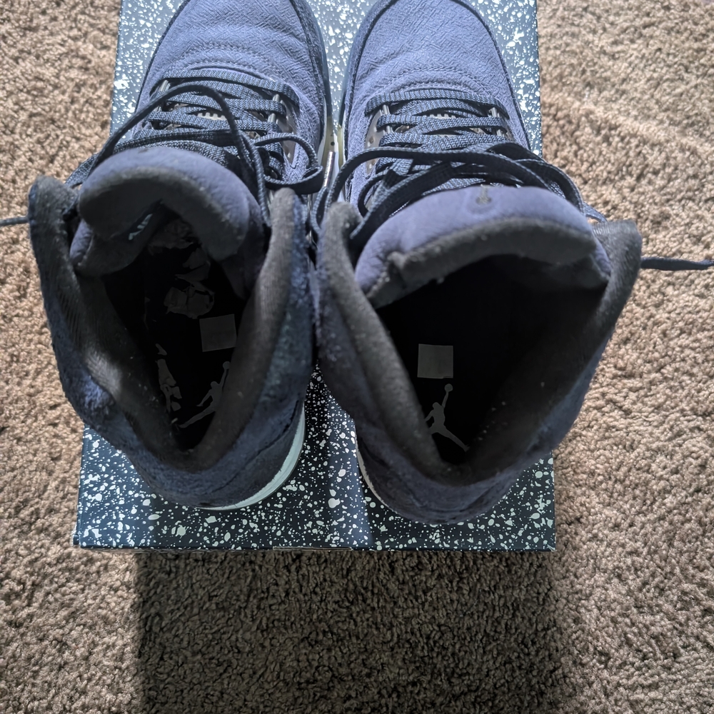 Jordan Retro SE Midnight Navy Sneakers